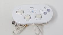 Charger l'image dans la galerie, Manette Wii Classic blanche - Nintendo Wii
